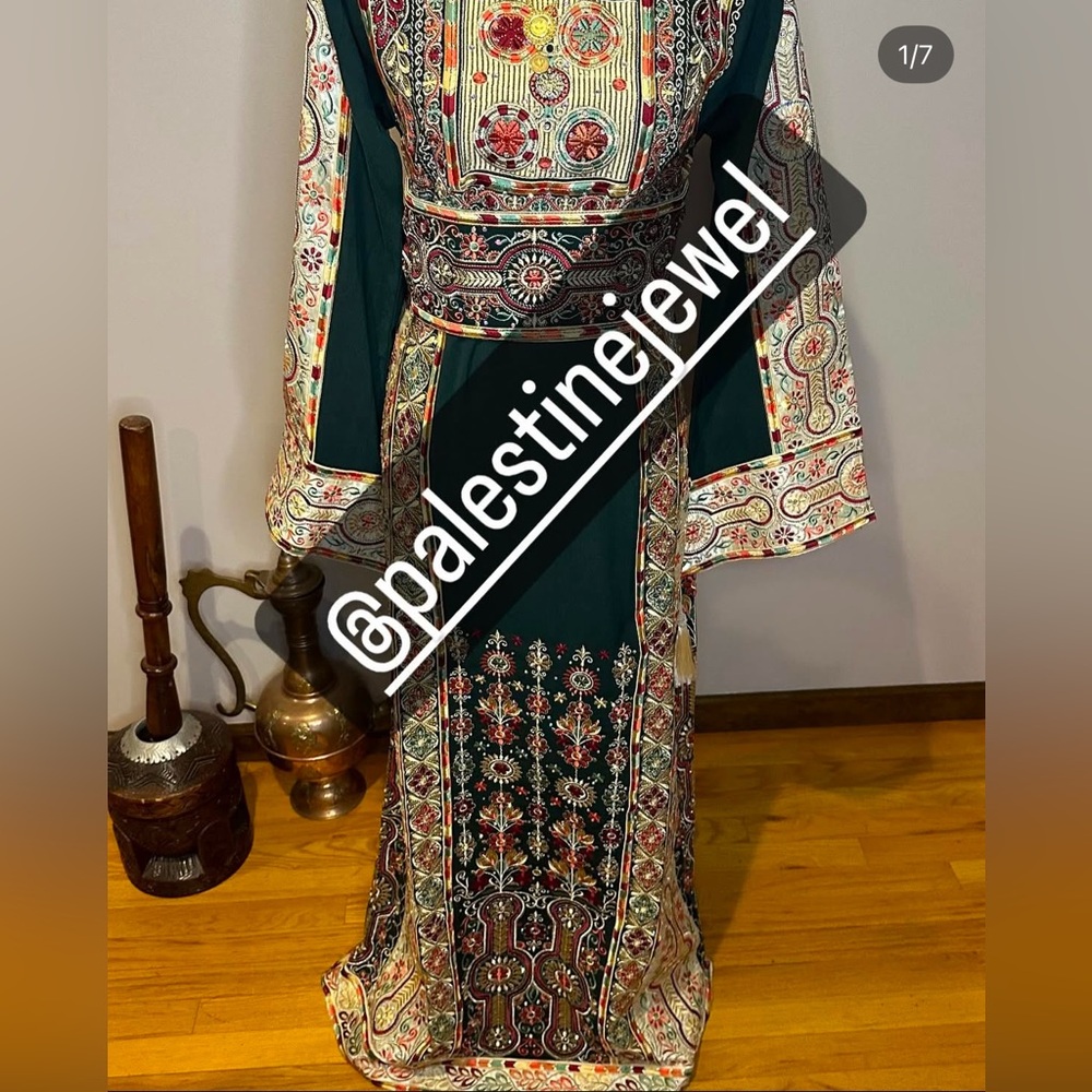 Palestinian Thobe